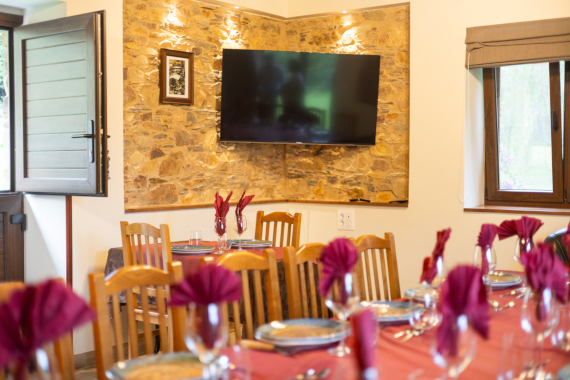 Televisión Comedor. Restaurante Apartamentos As Cereixeiras